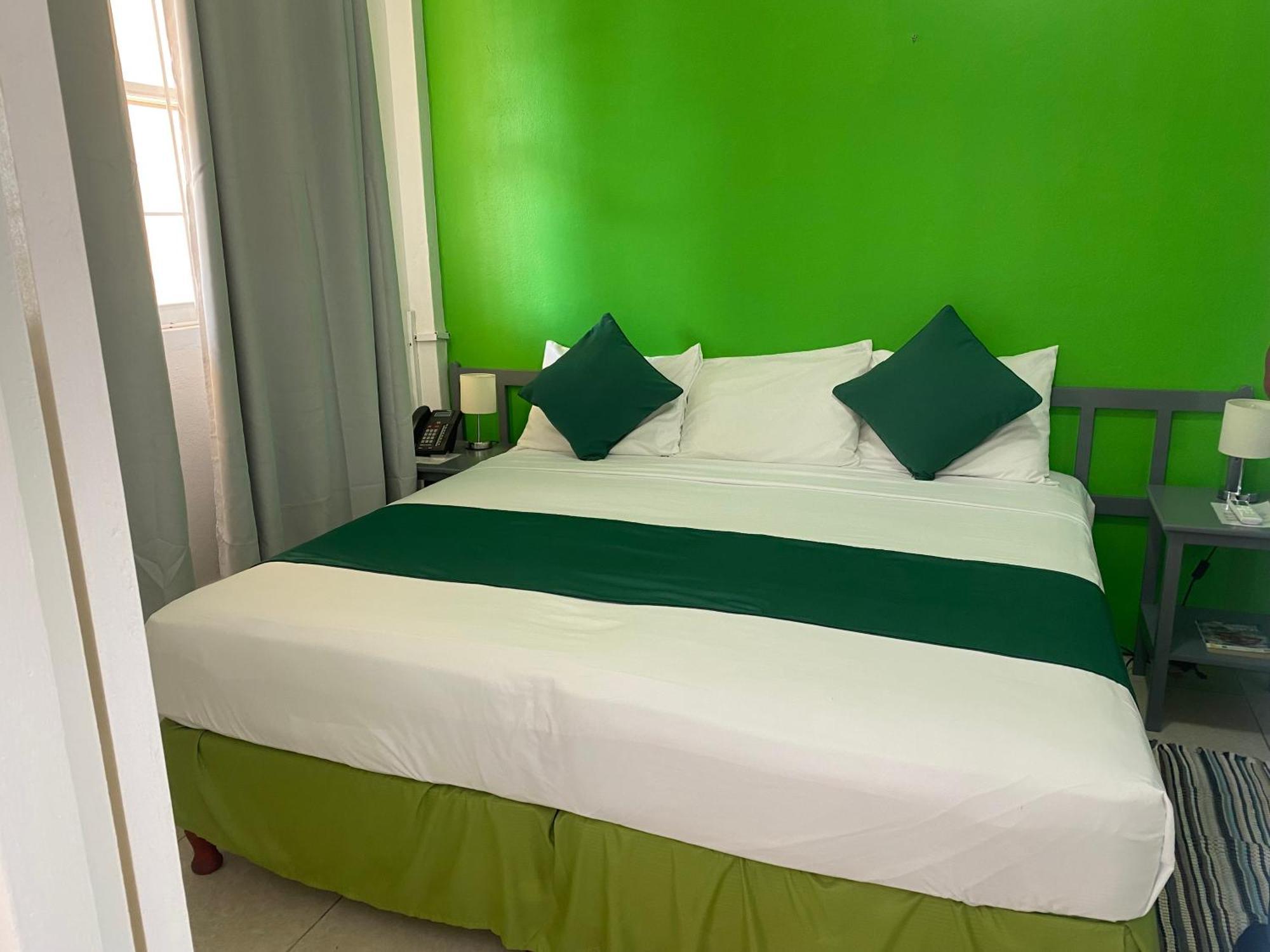 Melrose Beach Apartments Inc บริดจ์ทาวน์ ห้อง รูปภาพ