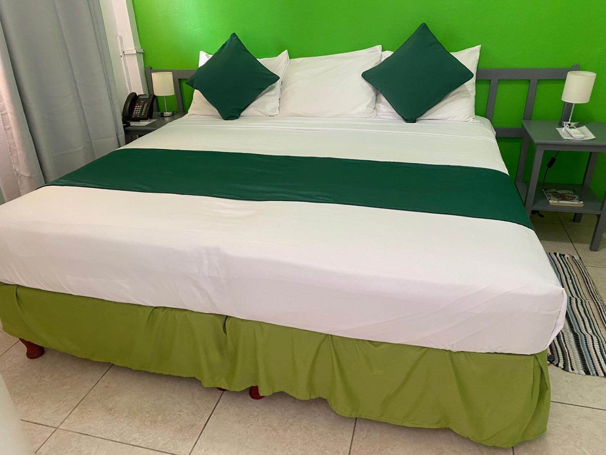 Melrose Beach Apartments Inc บริดจ์ทาวน์ ห้อง รูปภาพ