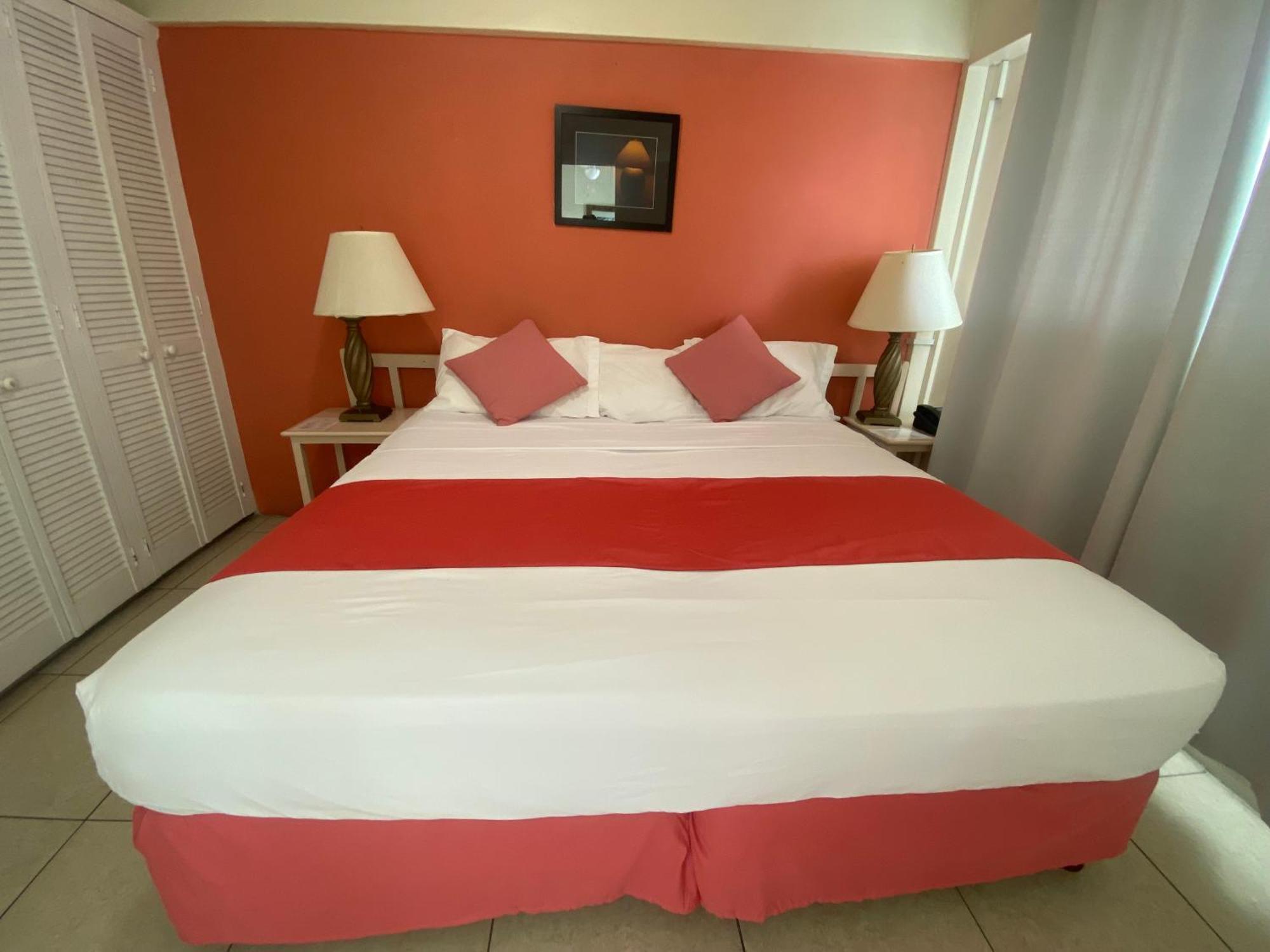 Melrose Beach Apartments Inc บริดจ์ทาวน์ ห้อง รูปภาพ