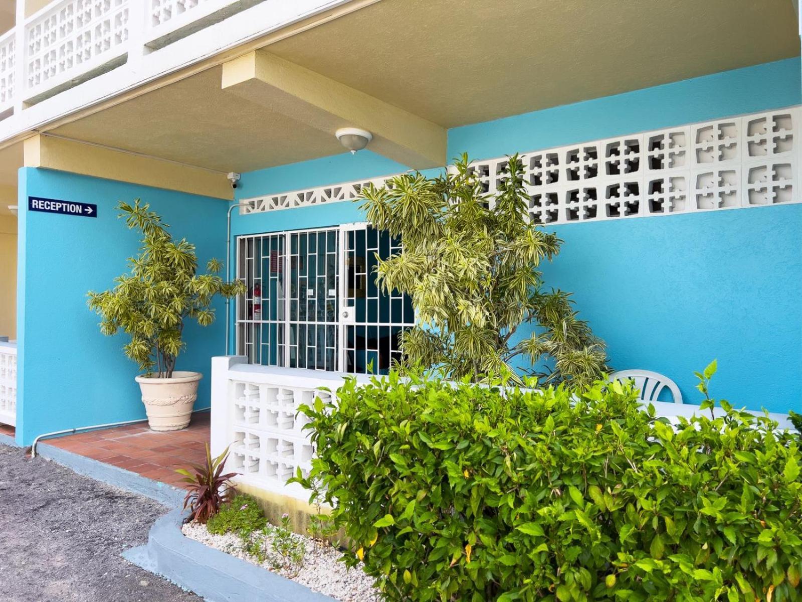 Melrose Beach Apartments Inc บริดจ์ทาวน์ ภายนอก รูปภาพ
