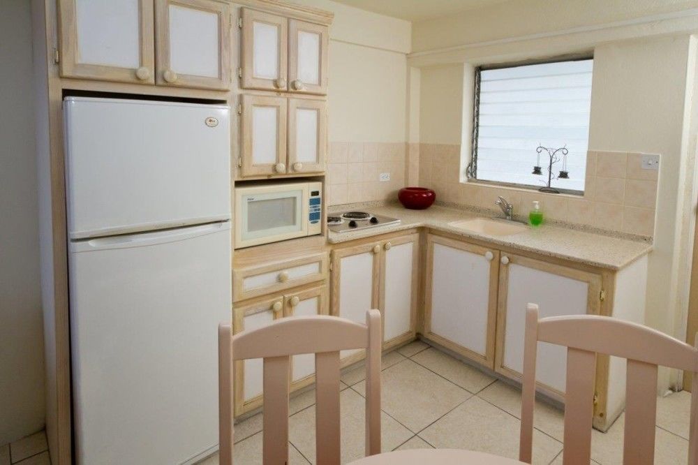 Melrose Beach Apartments Inc บริดจ์ทาวน์ ภายนอก รูปภาพ