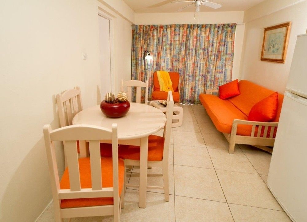 Melrose Beach Apartments Inc บริดจ์ทาวน์ ภายนอก รูปภาพ
